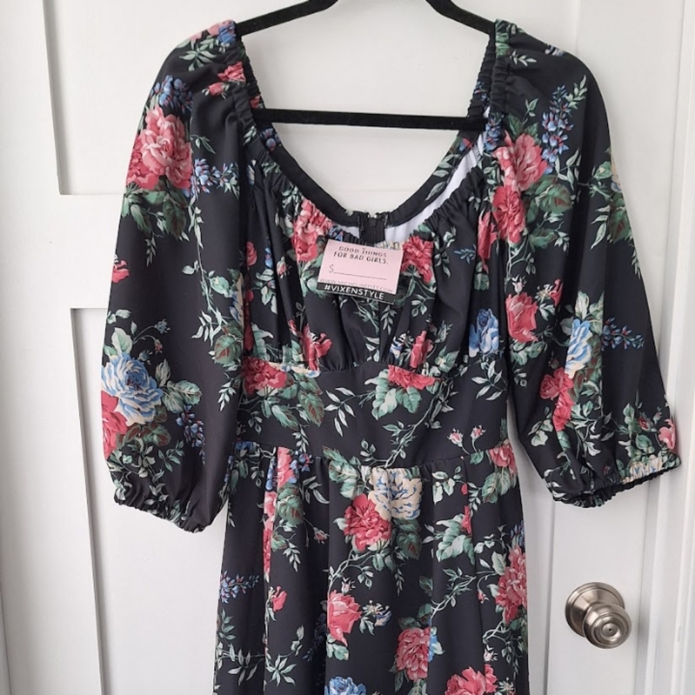 Vixen by Micheline Pitt black roses vacation dress size large